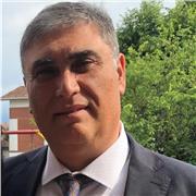 lezioni di chimica per studenti di famiglie bisognose